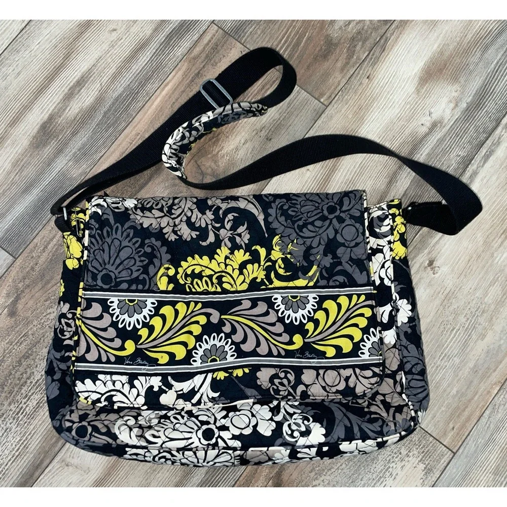 Vera‎ Bradley Messenger Bag Baroque Pattern Retired Pattern